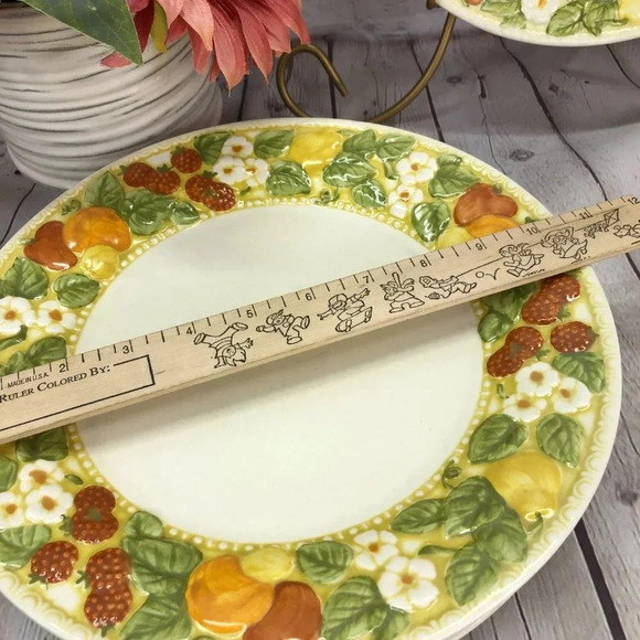 vintage Della Robbia by Metlox - Poppytrail - Vernon dinner plates set of two - Picture 3 of 6